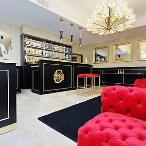 Spanish Diamond Luxury & Jacuzzi Roma