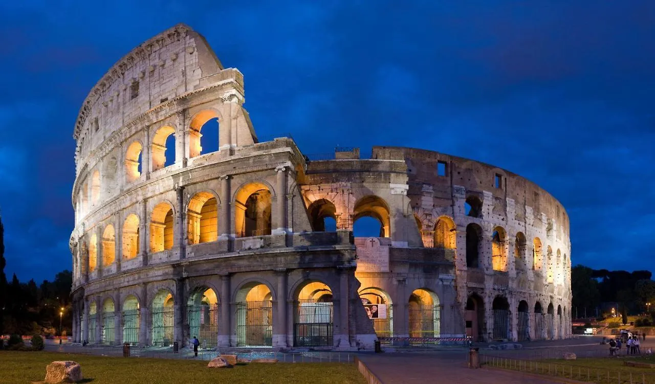 Colosseum Palace Star Rome